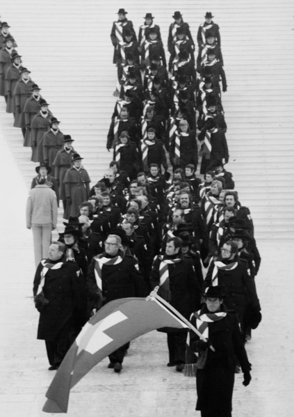 --- Olympische Winterspiele in Innsbruck 1976: Einmarsch der Schweizer Teilnehmer#Olympic Games Innsbruck Sapporo 1976: Swiss participants- RDB BY DUKAS