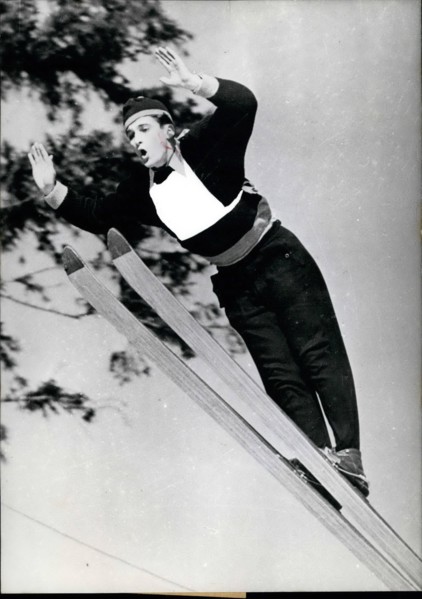 Feb. 02, 1960 - Recknagel puts up a new record onthe ski jump of Squaw Valley. During the training for the Olympic Games in Squaw Valley, German skier Helmut Recknagel, East Germany, put up a new reco...