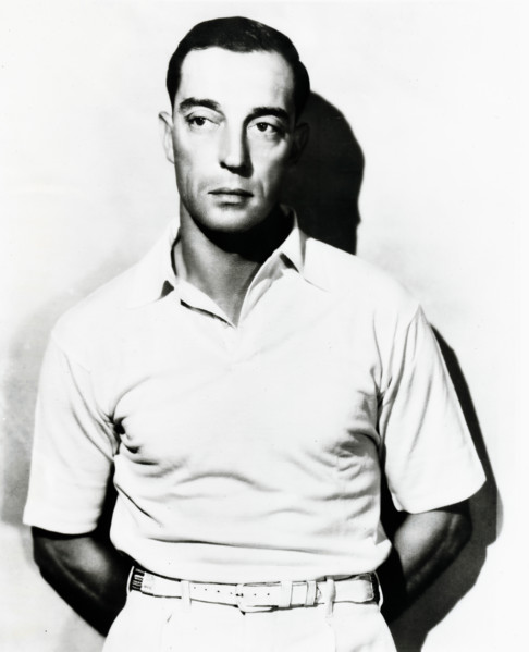 Der US-amerikanische Schauspieler Buster Keaton (1895 - 1966), lässig, ca. Ende der 1920er Jahre.