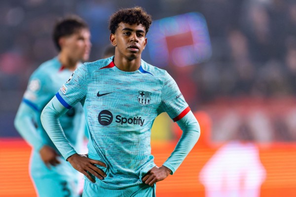 Antwerpen, Belgium. 13th Dec, 2023. ANTWERPEN, BELGIUM - DECEMBER 13: Lamine Yamal during the UEFA Champions League Group H match between Royal Antwerp FC and FC Barcelona at the Stadion Bosuil on Dec...
