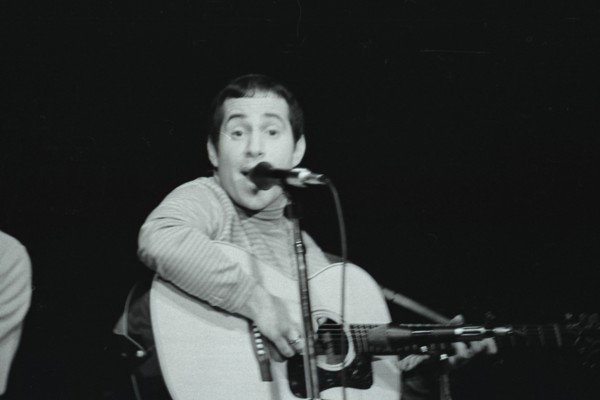 June 17, 1967, Monterey, California, USA - PAUL SIMON performs with Simon & Garfunkle during the Monterey International Pop Music Festival. The festival was a three-day concert event held June 16 to J...