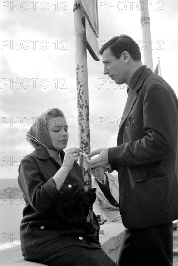 Apr. 17, 2007 - Simone Signoret et Yves Montand Festival de Cannes. Simone Signoret et Yves Montand le 2 mai 1959. Â© JDF / PixPlanete PIXPLANETE...CREDIT: PIXPLANETE-   K55874PP(Credit Image: © Globe...