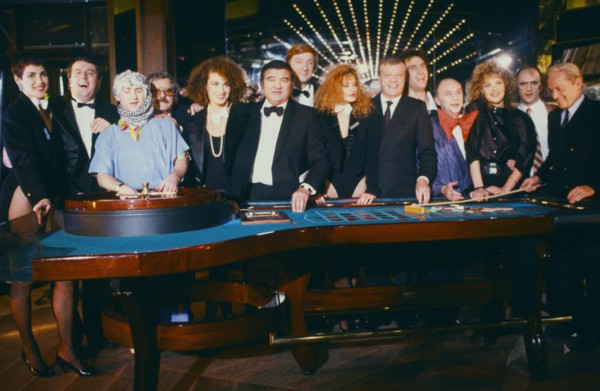 Special broadcast of "La classe" on 19 December 1987.
From left to right: ?, Jean-Jacques Devaux,