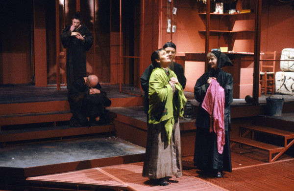 The play 'La Bonne âme du Setchouan'