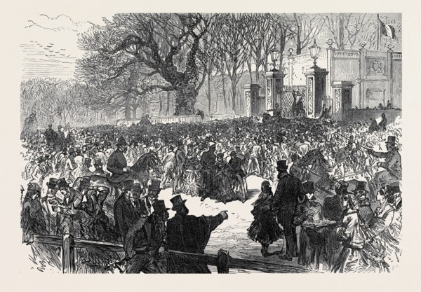 THE LATE EMPEROR NAPOLEON III: THE LYING IN STATE: CROWD AT THE GATE, CHISELHURST, 1873