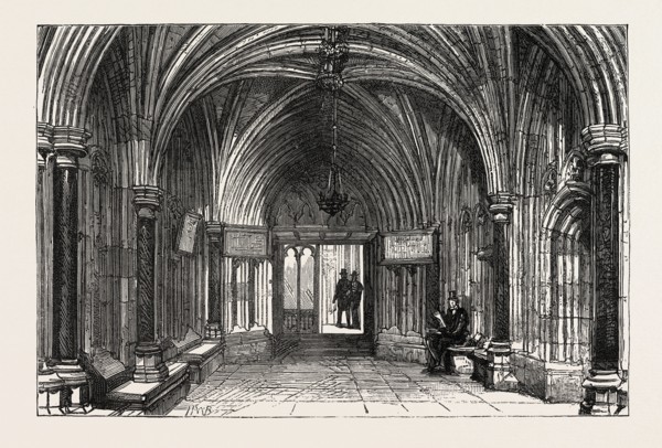 PUBLIC ENTRANCE, GUILDHALL, LONDON, UK