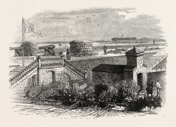 FORT MOULTRIE, CHARLESTON. WITH FORT SUMTER IN THE DISTANCE, UNITED STATES OF AMERICA, US, USA,