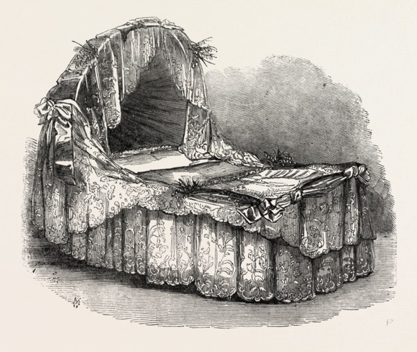 BASSINETTE, BY MESSRS. CAPPER AND SON