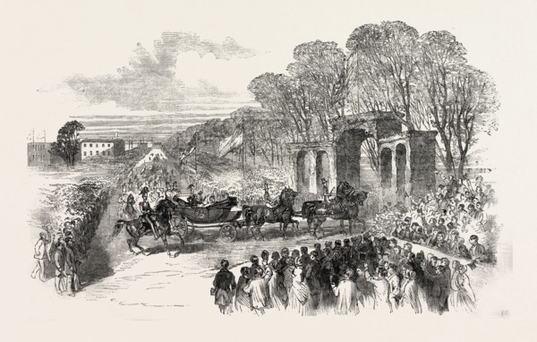 THE ROYAL PROCESSION AT THE ENTRANCE TO PEEL PARK, SALFORD, UK