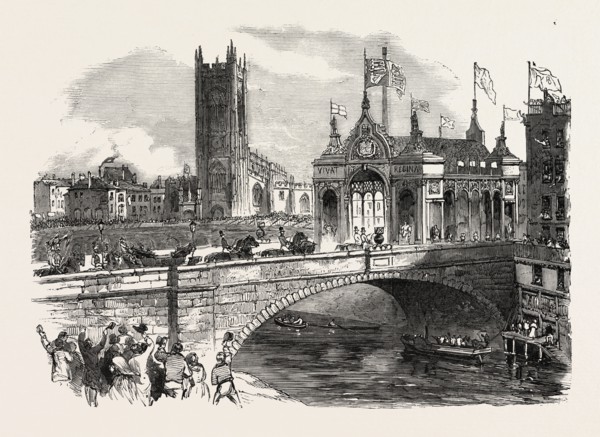 THE ARCH AT VICTORIA BRIDGE OVER THE IRWELL, UK