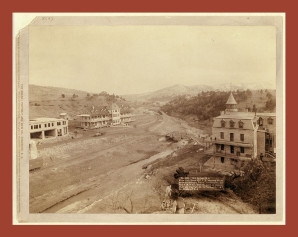 Hot Springs, S.D. From Club House Hill, S.E., showing Minnekahta and Gillespie Hotels. The Fremont,