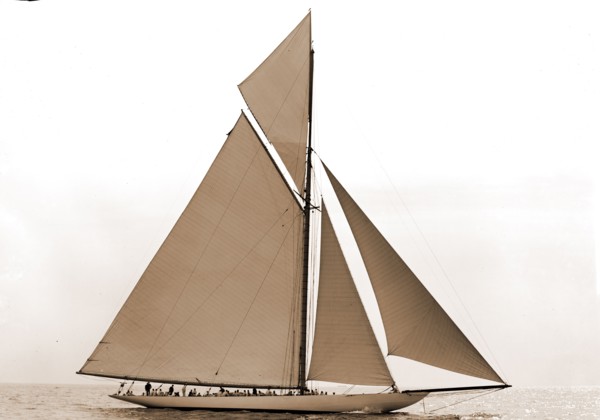 Columbia before the start, Columbia (Sloop), America's Cup races, Regattas, Yachts, 1899