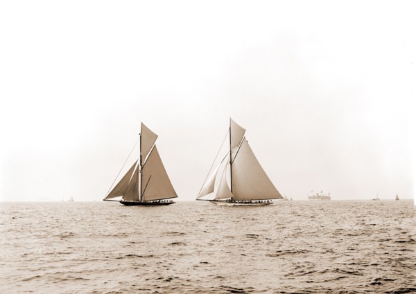 Shamrock I and Columbia coming for the line, Columbia (Sloop), Shamrock I (Yacht), America's Cup