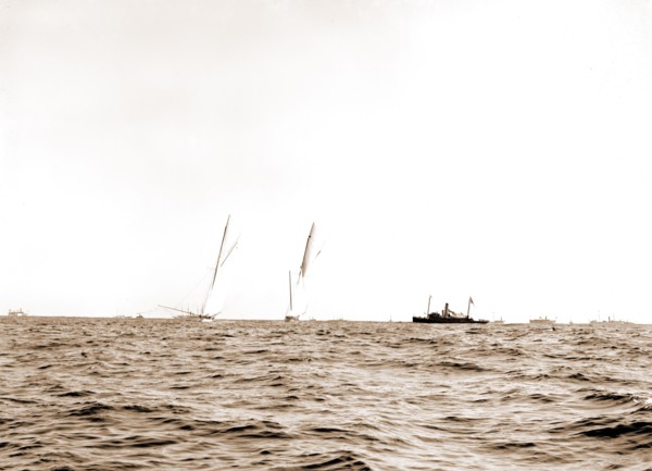 Columbia and Shamrock I coming for the line, Columbia (Sloop), Shamrock I (Yacht), America's Cup