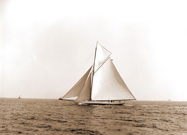 Columbia before the start, Columbia (Sloop), America's Cup races, Regattas, Yachts, 1899