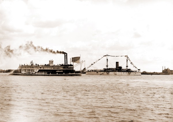 U.S.S. Texas and the Whisper, Texas (Battleship), Whisper (Steamboat), Steamboats, Battleships,