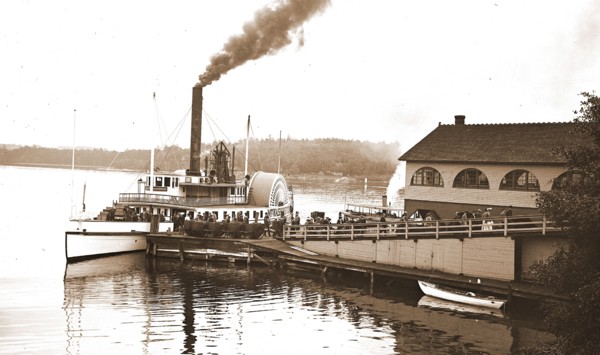 Steamer Mt. Washington at dock, Weirs, N.H, Mt. Washington (Side wheeler), Side wheelers, Piers &