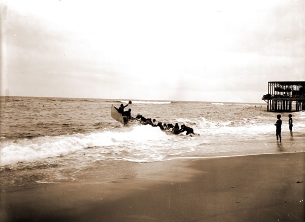 Embarking for fishing schooner, Beaches, Rowboats, United States, New Jersey, Asbury Park, 1903