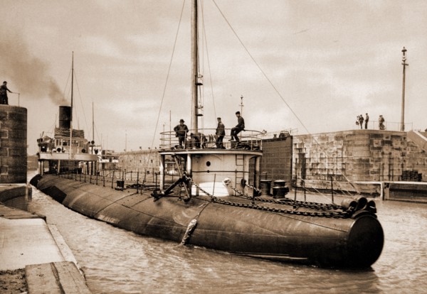 Whaleback, leaving Poe Lock, Sault Ste. Marie, Michigan, Whalebacks, Locks (Hydraulic engineering),