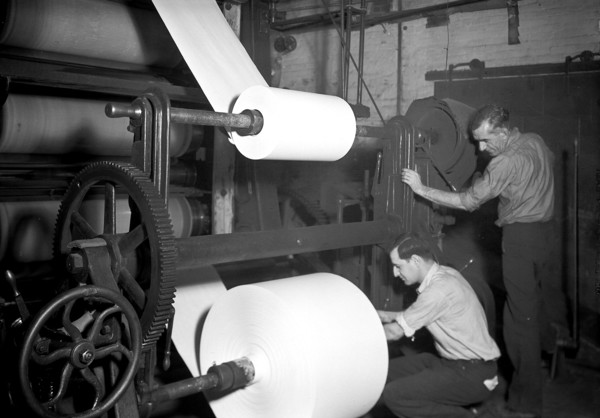 Mt. Holyoke, Massachusetts - Paper. American Writing Paper Co. Super calender, 1936, Lewis Hine,