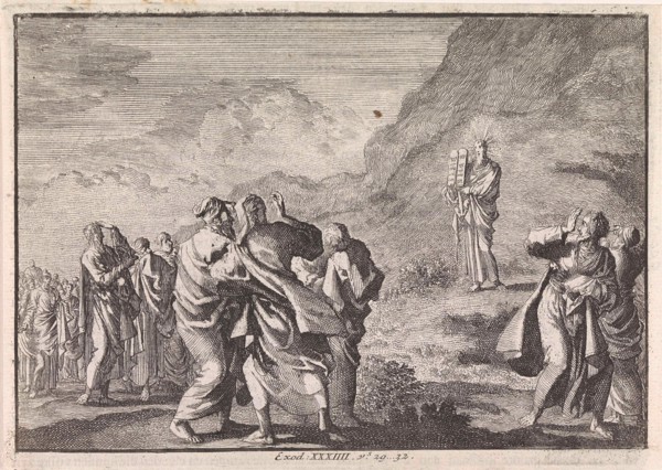 Moses received the law tables and displays them to the people, Jan Luyken, Pieter Mortier, 1703 -