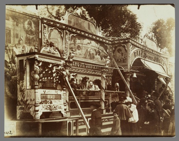 FÃªte des Invalides (Dog Show at a Street Fair)