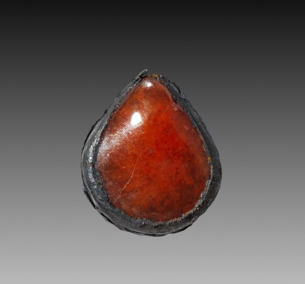 Oyster-Shell Pendant, 1980-1801 BC. Egypt, Middle Kingdom, Dynasty 12. Carnelian and silver;