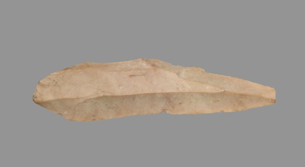 Sickle Blade, 1980-1801 BC. Egypt, Middle Kingdom, Dynasty 12. Flint; overall: 5 cm (1 15/16 in.).