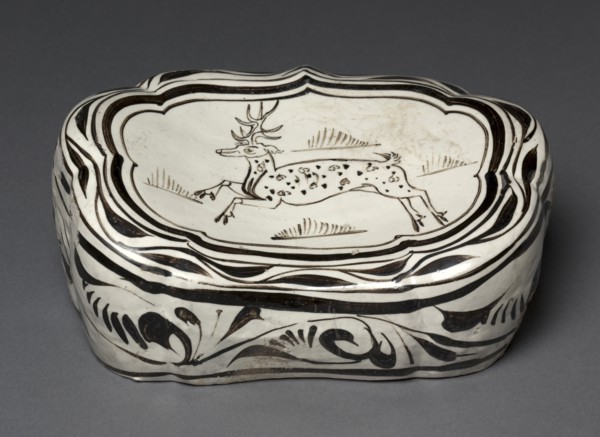 Pillow:  Cizhou Ware, 1100s-1200s. China, Song dynasty (960-1279) - Yuan dynasty (1271-1368). Gray