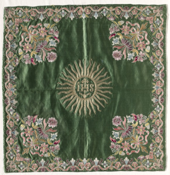 Chalice Veil, 1700s. Italy, 18th century. Embroidered satin and silk; overall: 54.6 x 55.9 cm (21