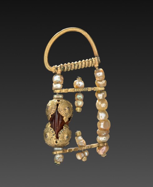 Earring, 1800s. Russia, 19th century. Silver gilt; overall: 2.9 cm (1 1/8 in.).