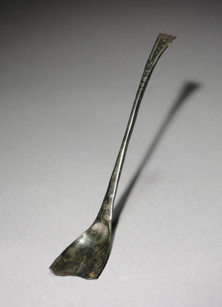 Spoon with Fish-Tail Design, 918-1392. Korea, Goryeo period (918-1392). Silver bronze; overall: 29