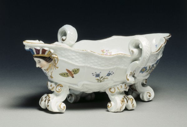Sauceboat, 1735-56. Meissen Porcelain Factory (German). Porcelain; overall: 9.9 x 24.5 cm (3 7/8 x