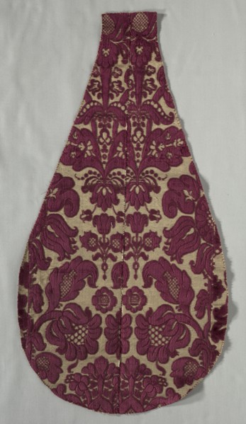 Velvet Fragment, late 1600s. Italy, late 17th century. Velvet; overall: 70.3 x 37 cm (27 11/16 x 14