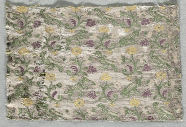 Textile Fragment, 1600s. Italy, 17th century. Silk lampas; overall: 15 x 23 cm (5 7/8 x 9 1/16 in.)