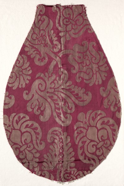 Fragment, early 1600s. France or Spain, early 17th century. Silk damask; overall: 62.5 x 41 cm (24