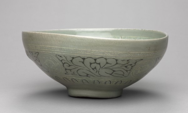 Bowl with Inlaid Chrysanthemum and Lychee Design, 1300s. Korea, Goryeo period (918-1392). Pottery;