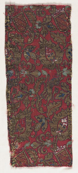 Lampas with undulating vines and lions, late 1400s - early 1500s. Spain, Granada, Nasrid period.