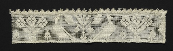 Fragment of a Band with Birds and Trees, 16th century. Italy, Sicily, 16th century. Needle lace,