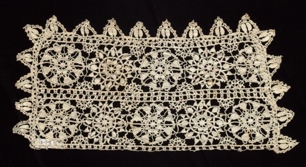 Lace Insertion, 1560-1600. Italy, Genoa, 16th century. Linen; lace, open cutwork (reticella) and
