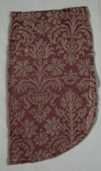 Textile Fragment, 1500s. Italy, 16th century. Damask, silk; overall: 40.6 x 48.9 cm (16 x 19 1/4 in