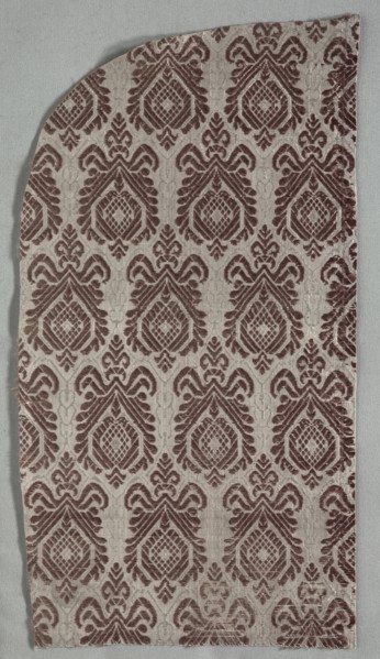 Textile Fragment, 1600s. Italy, 17th century (?). Fancy compound cloth; silk; overall: 39.3 x 21 cm