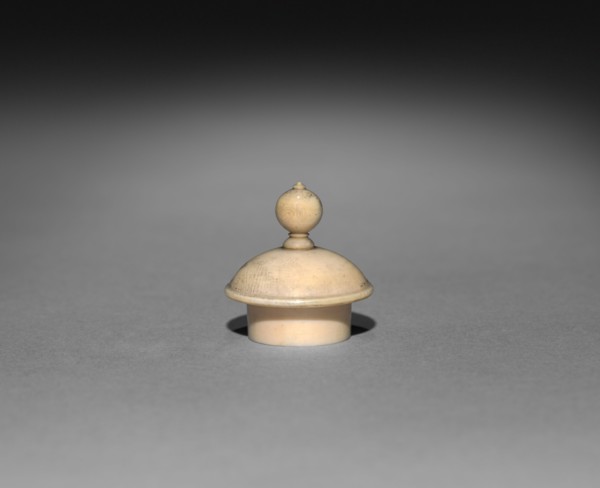 Snuff Bottle (stopper), 1644-1912. China, Qing dynasty (1644-1911). Glass; overall: 7 cm (2 3/4 in