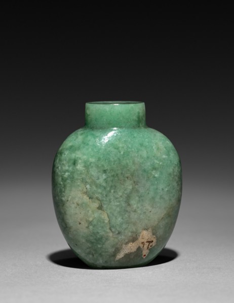 Snuff Bottle, 1644-1912. China, Qing dynasty (1644-1911). Glass; overall: 6.4 cm (2 1/2 in.).