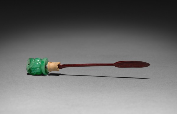 Snuff Bottle (stopper), 1644-1911. China, Qing dynasty (1644-1911). Glass; overall: 6.8 cm (2 11/16