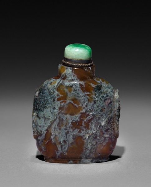 Snuff Bottle, 1644-1912. China, Qing dynasty (1644-1911). Glass; overall: 6.4 cm (2 1/2 in.).