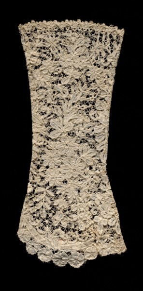 Glove, c. 1850. Flanders, 19th century. Bobbin (Duchese) lace; overall: 26.1 x 12.1 cm (10 1/4 x 4
