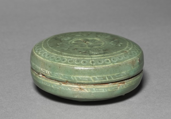 Box and Cover with Inlaid Chrysanthemum and Insect Design, 918-1392. Korea, Goryeo period