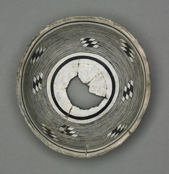 Bowl with Geometeric Design (Concentric Circles), c 1000- 1150. Southwest, Mogollan, Mimbres,