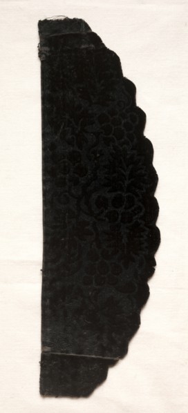 Velvet Cuffs, 1800s. France, 19th century. Velvet; overall: 18.4 x 5.7 cm (7 1/4 x 2 1/4 in.)